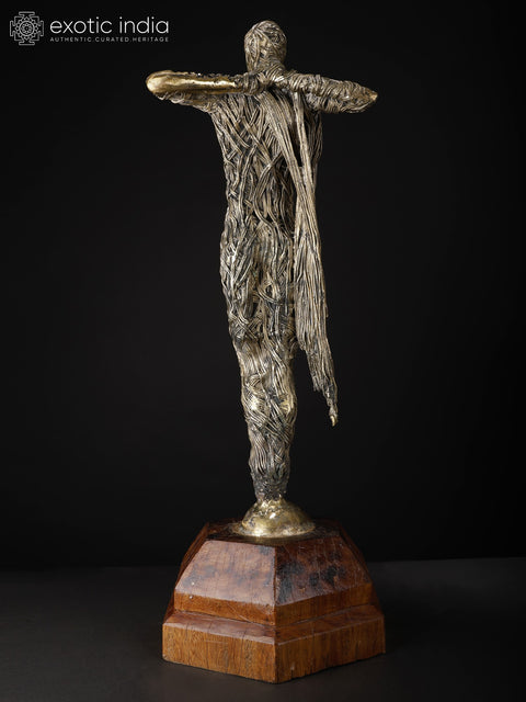 The Unravelling – A Figure Caught Between Becoming and Release | Modern Art