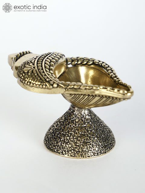 3" Small Conch Shape Brass Diya (Lamp)