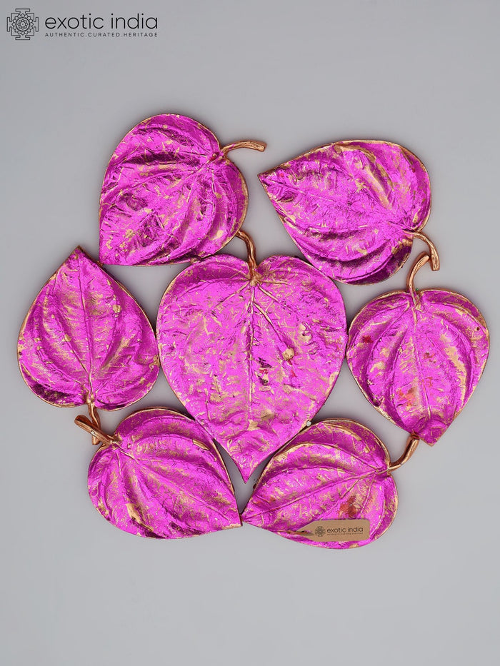 11" Brass Leaves Design Table Decor Sculpture