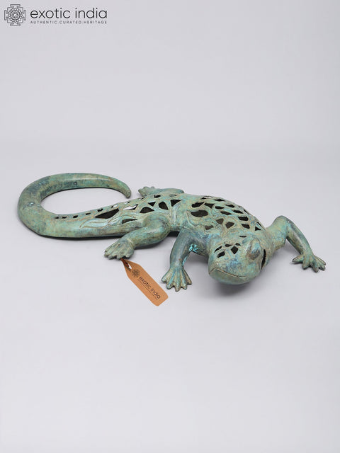 Decorative Gecko (Lizard) in Openwork Design – Handcrafted Brass Sculpture with Patina Finish