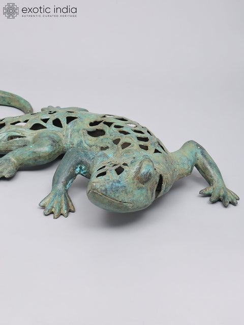 Decorative Gecko (Lizard) in Openwork Design – Handcrafted Brass Sculpture with Patina Finish