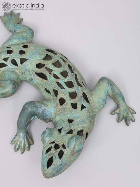 Decorative Gecko (Lizard) in Openwork Design – Handcrafted Brass Sculpture with Patina Finish