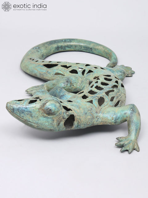 Decorative Gecko (Lizard) in Openwork Design – Handcrafted Brass Sculpture with Patina Finish