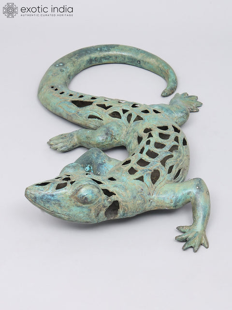 Decorative Gecko (Lizard) in Openwork Design – Handcrafted Brass Sculpture with Patina Finish
