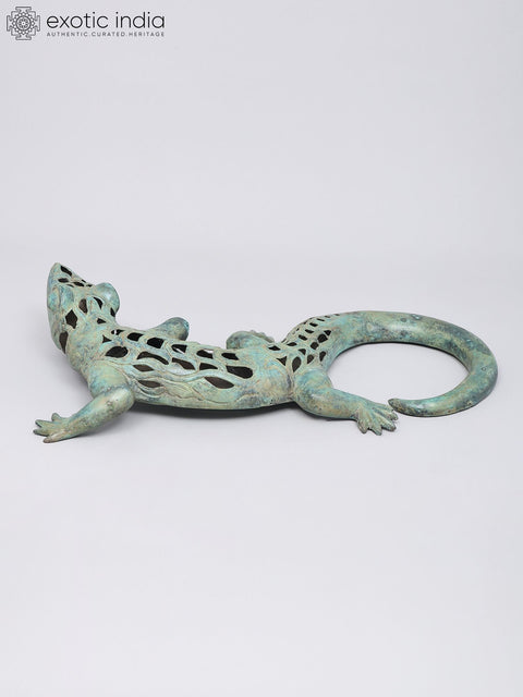 Decorative Gecko (Lizard) in Openwork Design – Handcrafted Brass Sculpture with Patina Finish