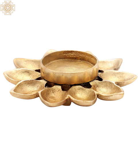 Small Candle Holder with Multiple Wicks Flower Design