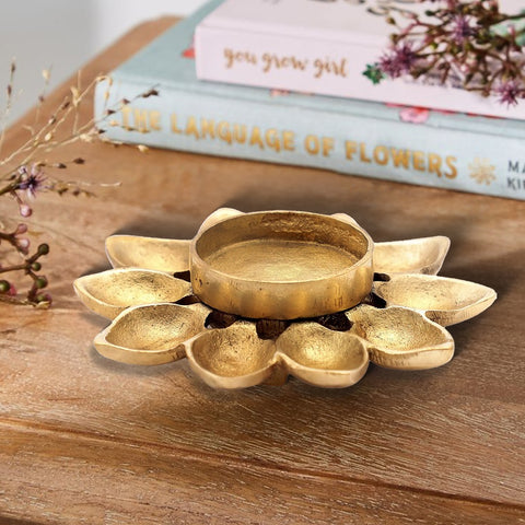 Small Candle Holder with Multiple Wicks Flower Design