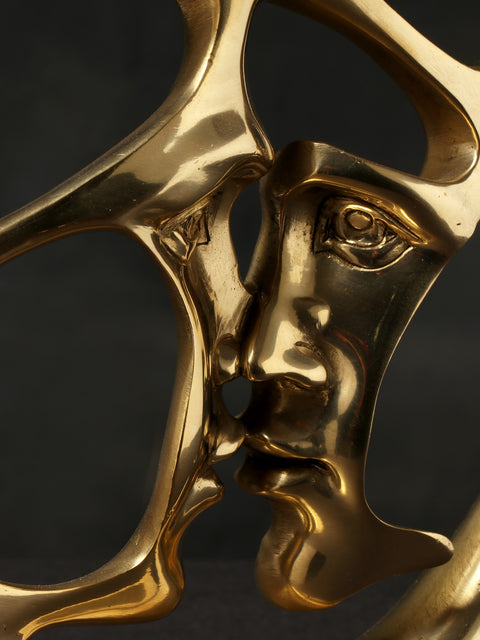 10" Lovers Rubbing Their Noses | Brass Decor Showpiece