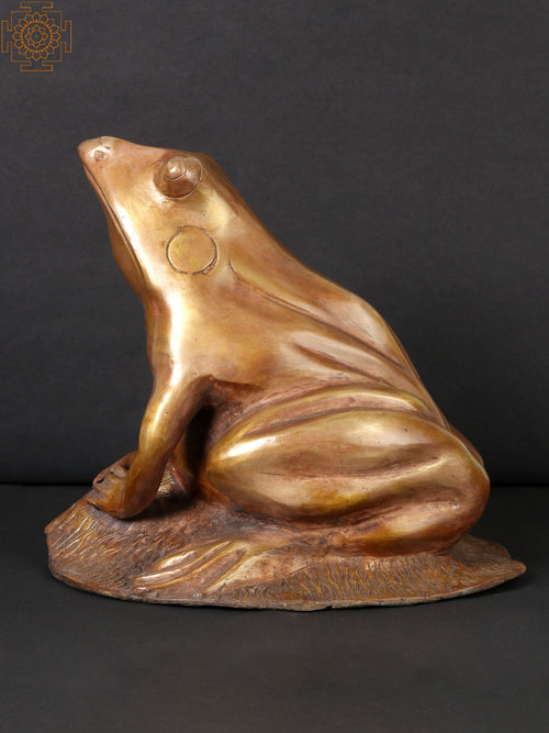Heavy Brass Frog Figurine on Leaf Garden Decor