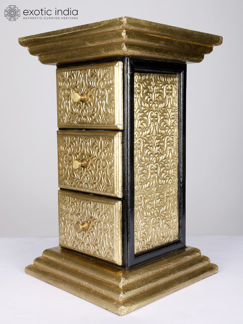 Finely Fully Decorated Pedestal