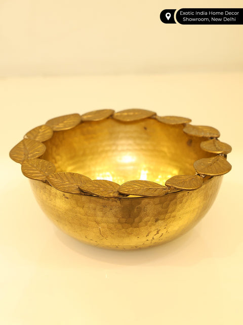 Handmade Designer Urli with Circle of Leaves