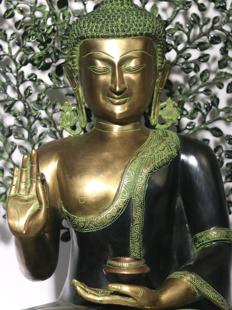 Fine Lord Buddha Preaching in the Backdrop of Bodhi Tree