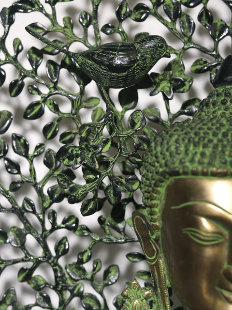 Fine Lord Buddha Preaching in the Backdrop of Bodhi Tree